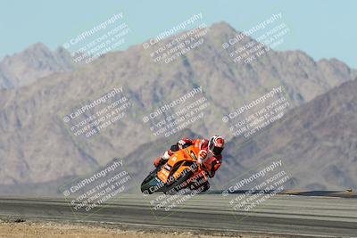 media/Dec-01-2025-Moto Forza (Mon) [[2daa91e15f]]/1-Advanced Group/Session 4 Turn 9/